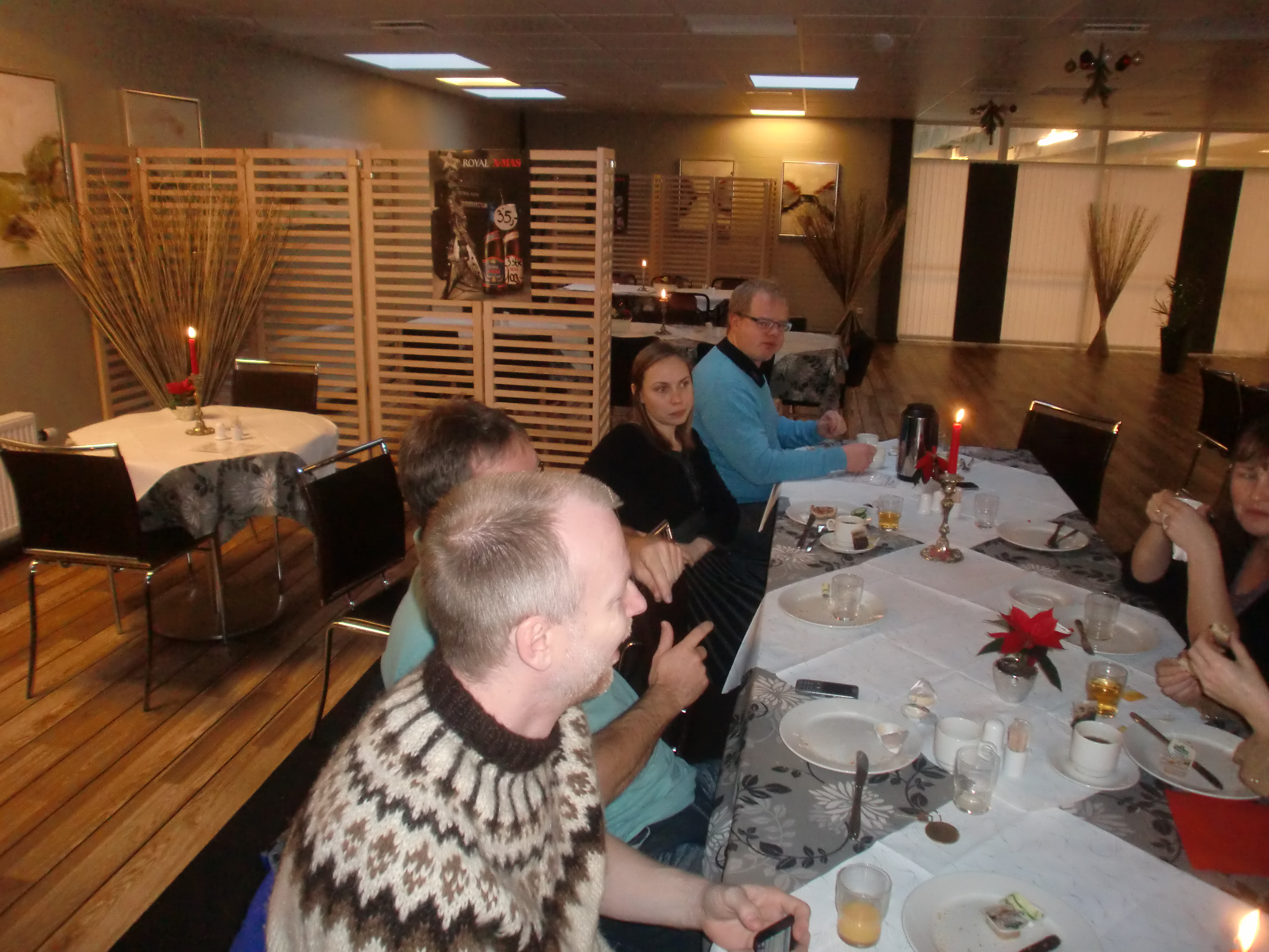 https://www.mos-eisley.dk/media/Netic billeder/Julefrokost%2003-12-2011/CIMG2406.JPG